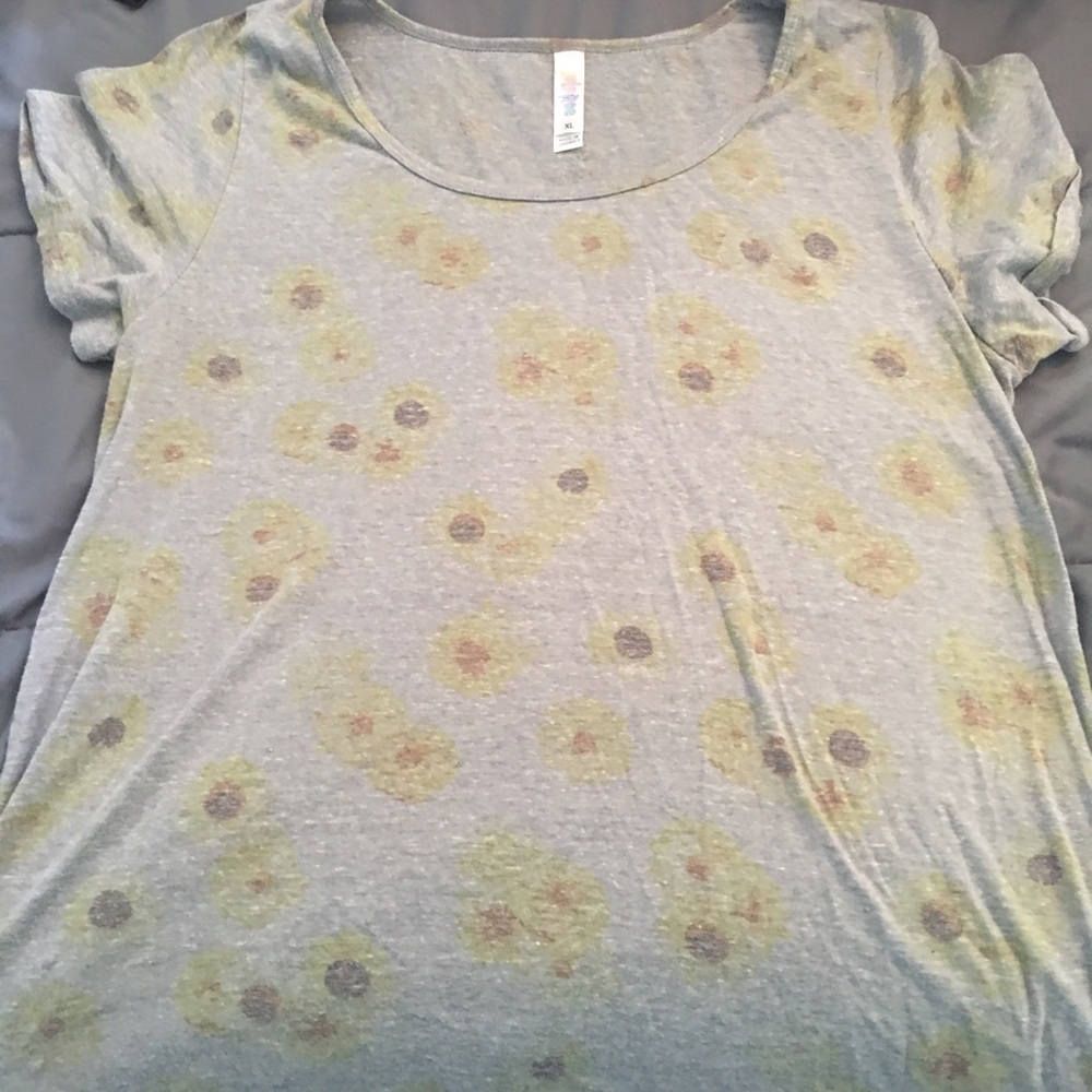 Lularoe Classic Tee